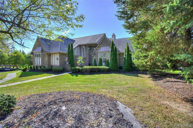 6460 Charles Drive, West Bloomfield charter township