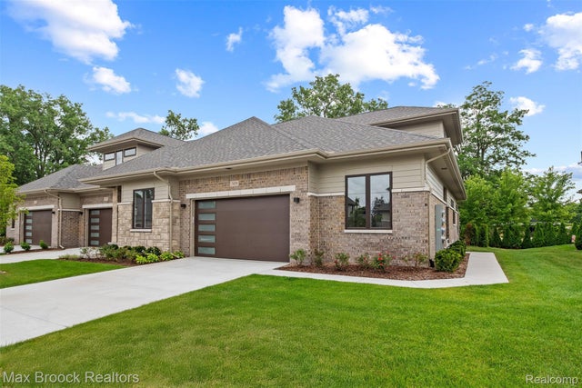 7479 Gramercy Circle 16, West Bloomfield charter township