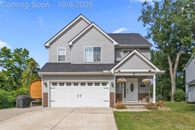 22535 Albion Avenue, Farmington city