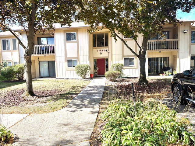 27845 Berrywood Lane Farmington Hills, Farmington city
