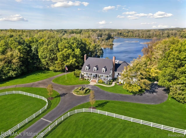 3304 Outback Trail, Putnam township