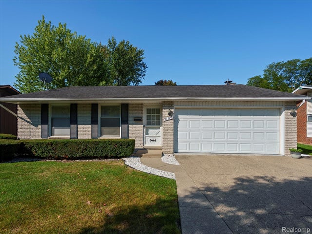 14127 Ramblewood Street, Livonia city