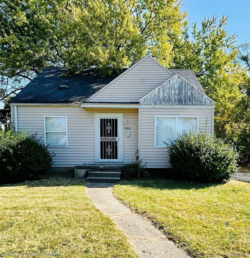 5502 Susan Street, Flint city