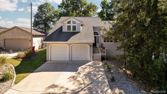 283 Westshore Dr, Liberty township