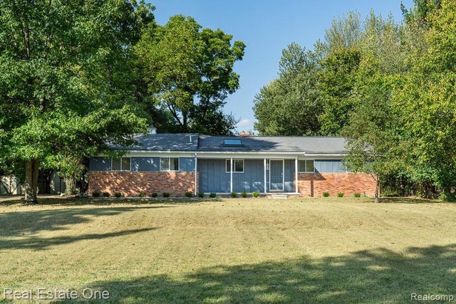 751 Troywood Drive, Troy city