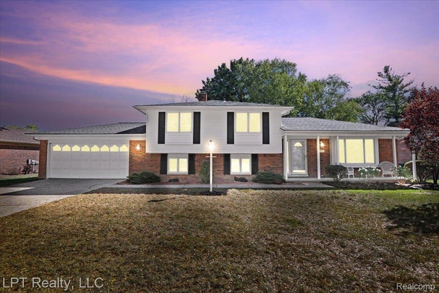 6378 Emerald Lake Drive, Troy city