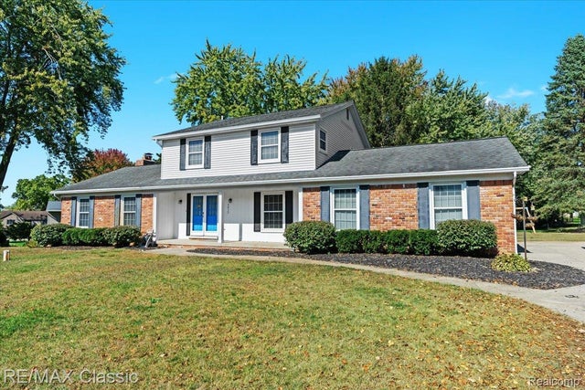 4815 Ravinewood Drive, Commerce charter township