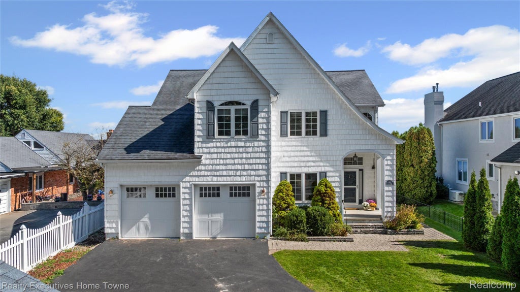 5802 Lakeshore Road, Fort Gratiot charter township