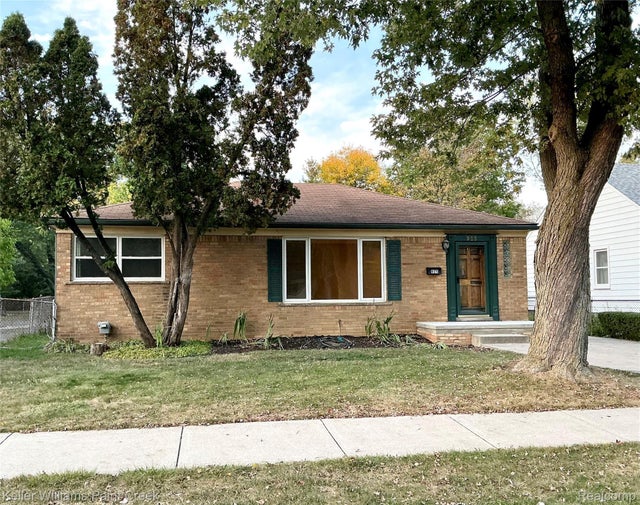 925 E 14 Mile Road, Clawson city