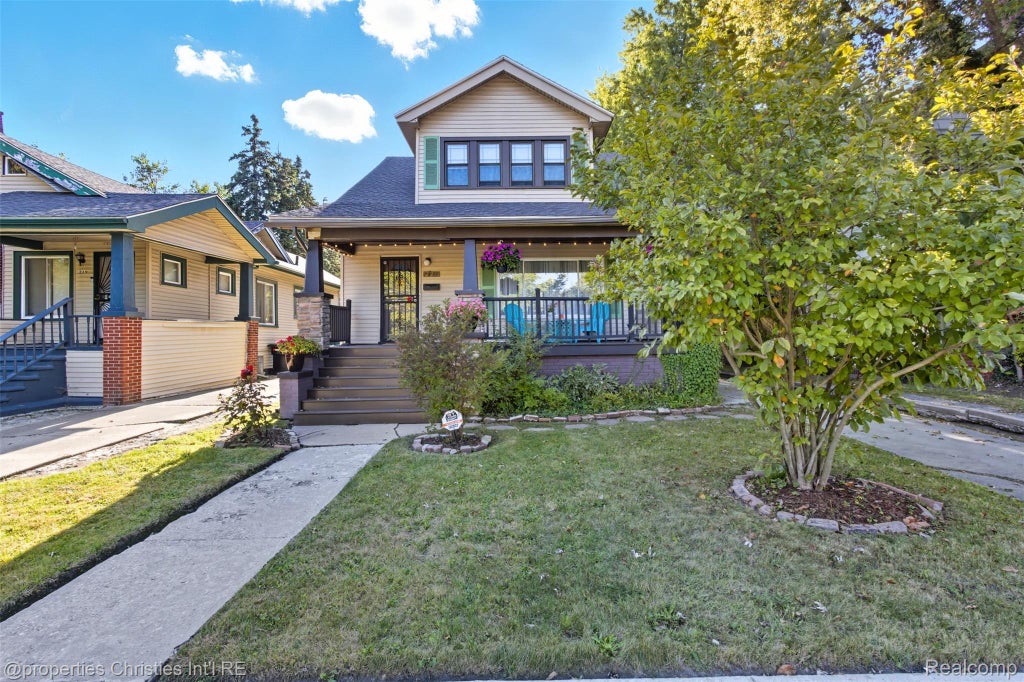 221 Chalmers Street, Detroit city