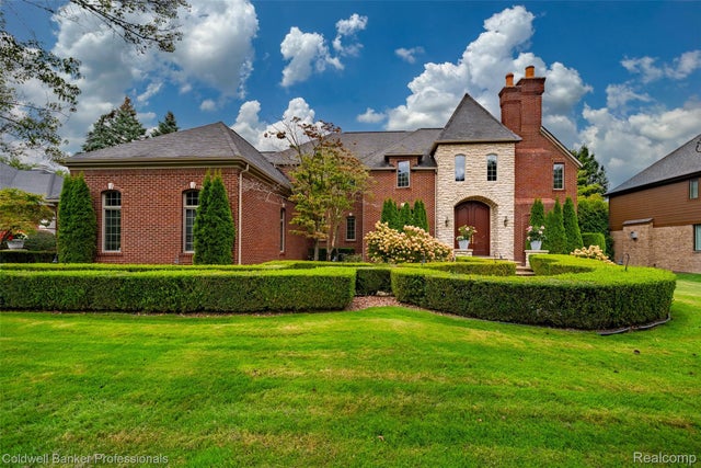 3755 Walnut Brook Drive, Rochester Hills city