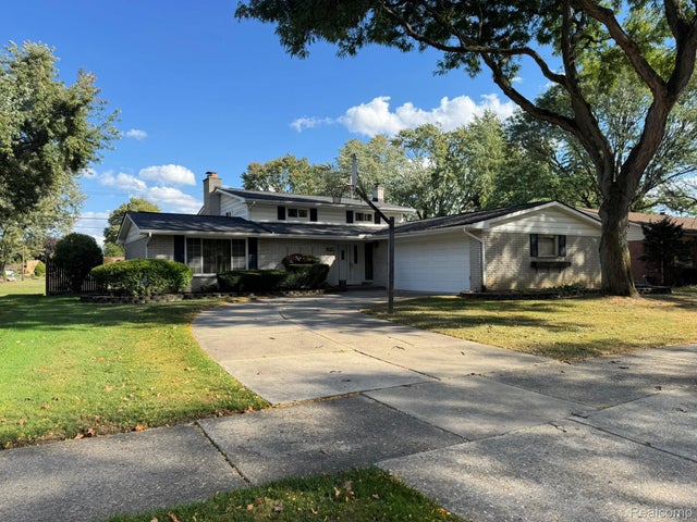14270 Sunset Street, Livonia city