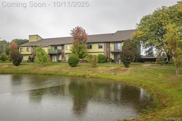 1481 E Chateau Vert Street, Ypsilanti city