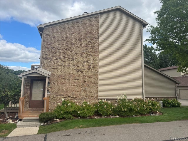 7863 Woodingham, West Bloomfield charter township