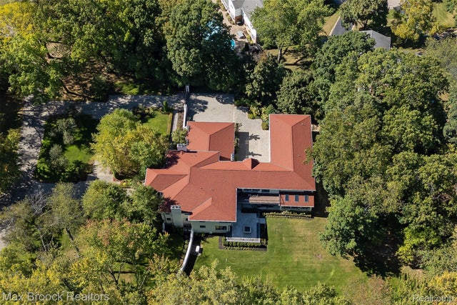 5190 Clarendon Crest Street, Bloomfield charter township