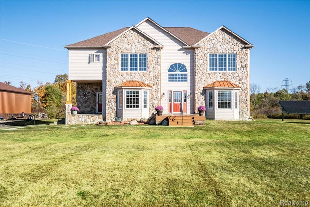 25601 25 Mile Road, Chesterfield township