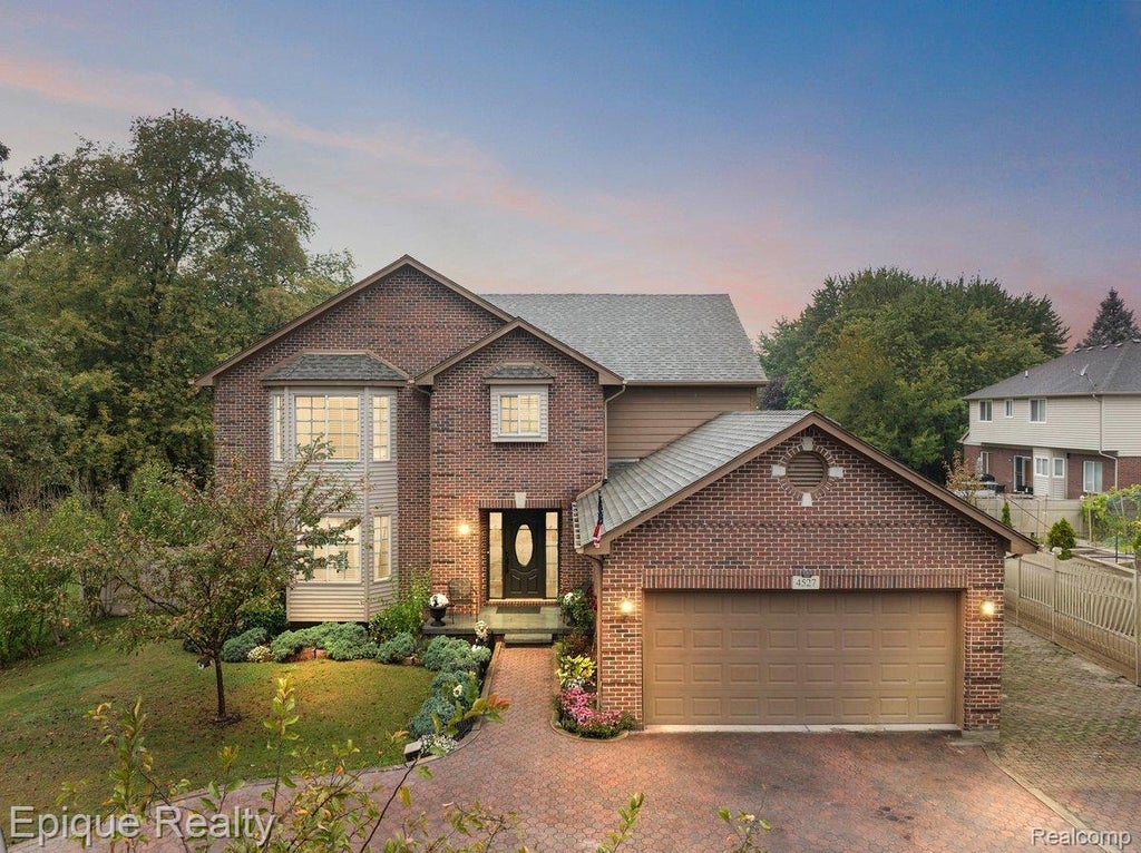 4527 Rochester Road, Troy city