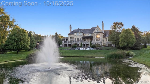 5537 Orchard Ridge, Oakland charter township