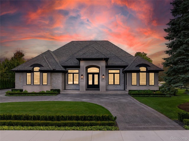 4592 Pinnacle Boulevard, Oakland charter township