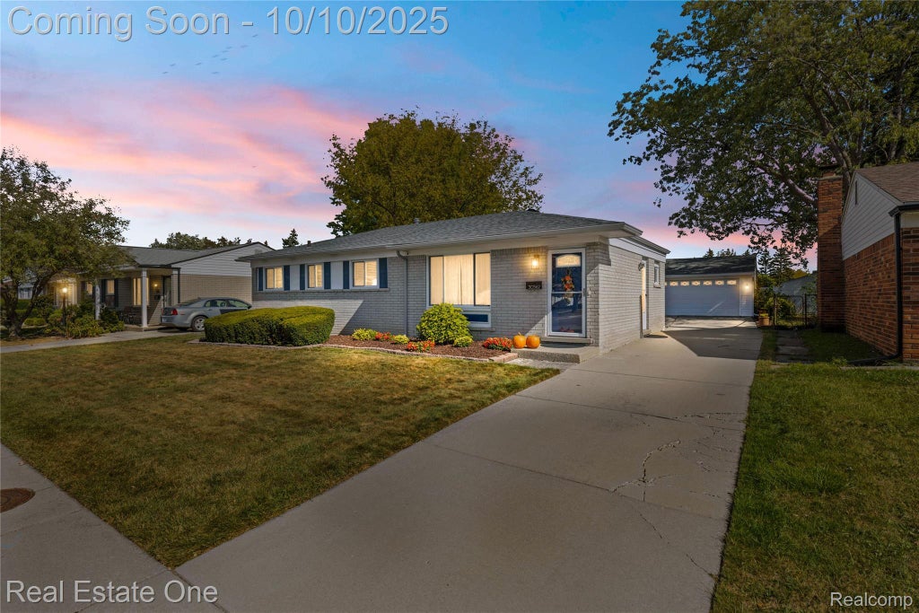 30562 Blairmoor Drive, Madison Heights city