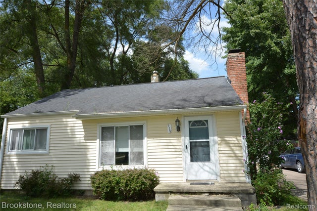 419 E Glass Road, Brandon charter township