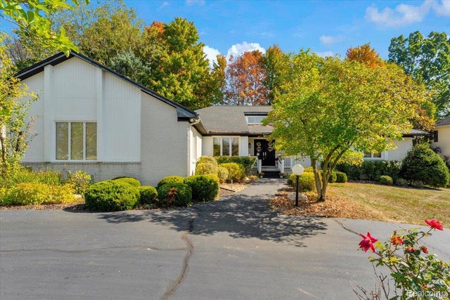 6983 Brookeshire Drive, West Bloomfield charter township