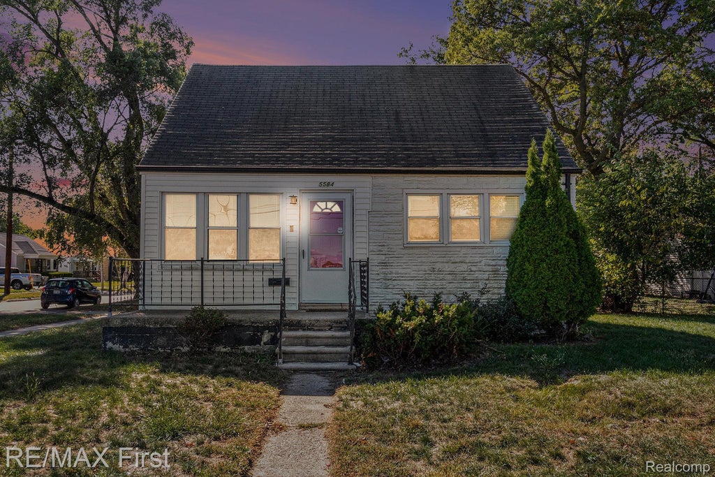 5584 Toepfer Road, Warren city