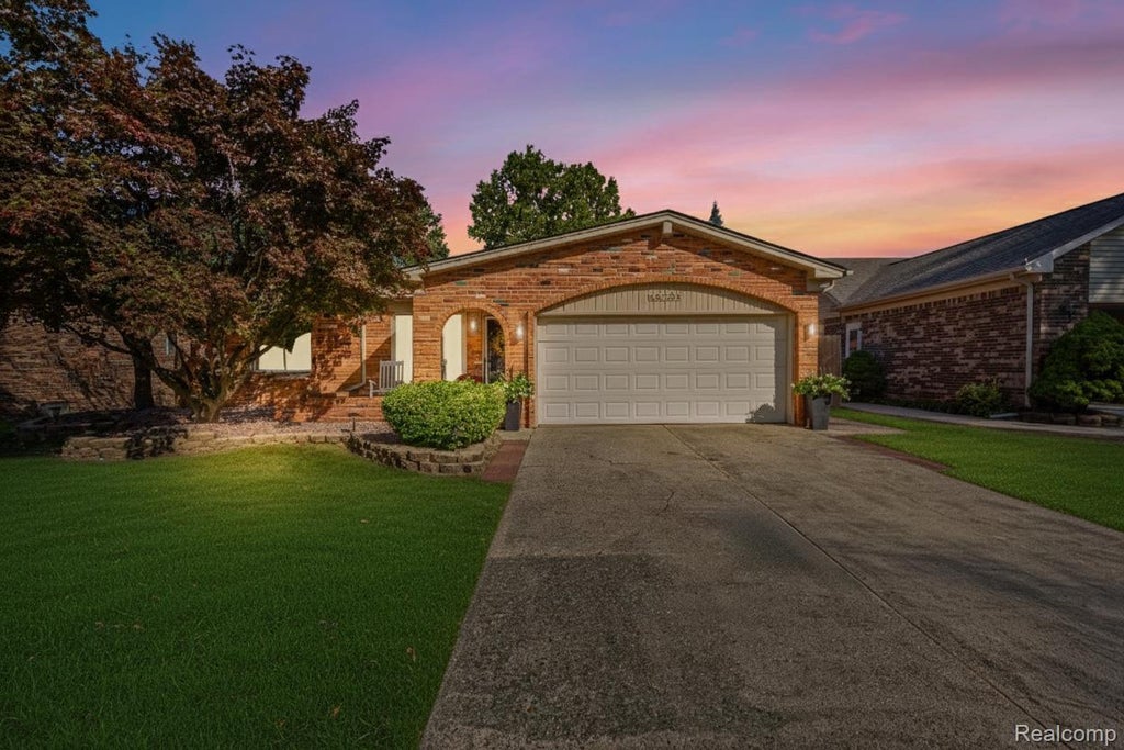 16729 White Plains Drive, Macomb township