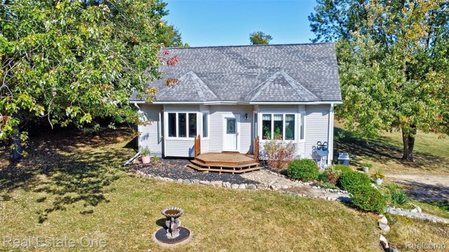 2444 Ray Road, Addison township