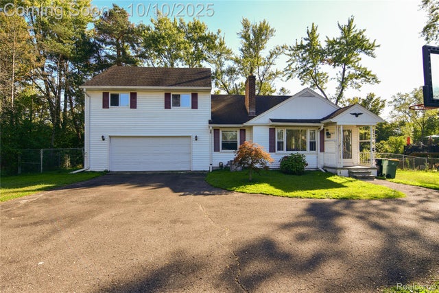 29693 Medbury Street, Farmington city