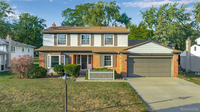 37990 5 Mile Road, Livonia city