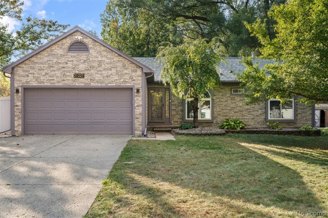 21221 Hamilton Avenue, Farmington Hills city