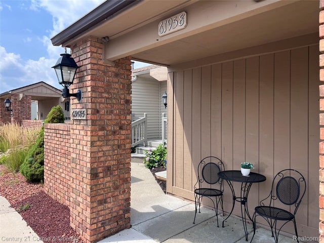 61958 Ticonderoga Drive, South Lyon city