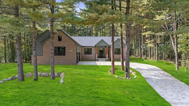 3743 Kerriel Court, Commerce charter township