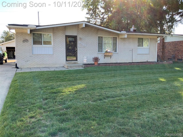 9130 E Bassett Court, Livonia city