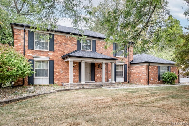 5890 Pinecroft Drive, West Bloomfield charter township