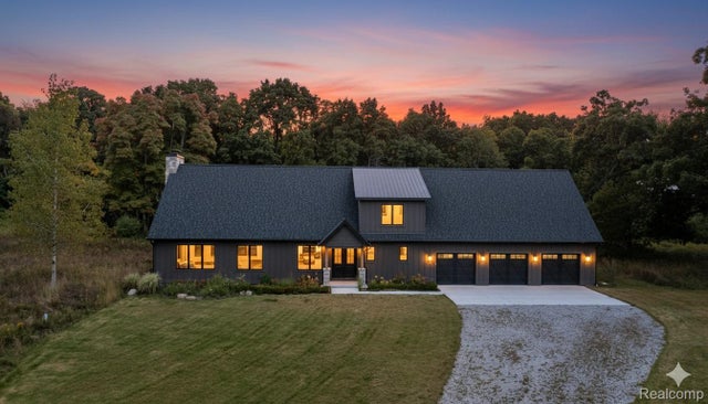 1956 Percy Lane, Highland charter township