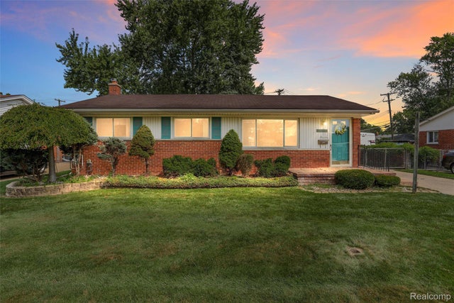 32136 Lyndon Street, Livonia city