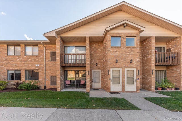 29560 Clarita Street, Livonia city