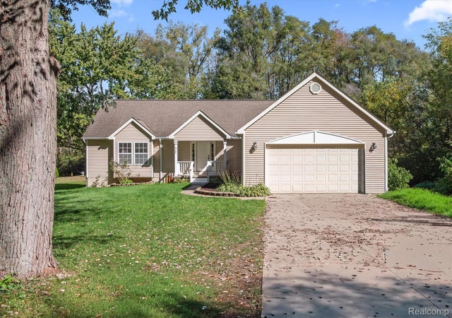 9266 Hillcrest, Village of Clarkston city