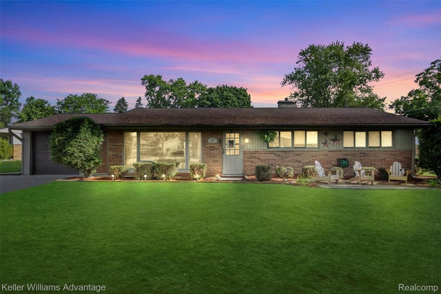 23827 E Le Bost Drive, Novi city