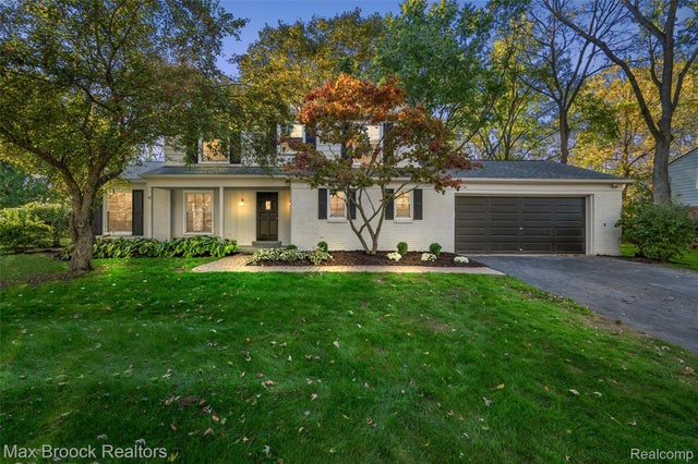 2156 Park Ridge Drive, Bloomfield charter township