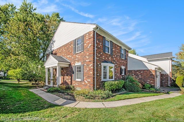1522 Tannahill Lane, Bloomfield charter township