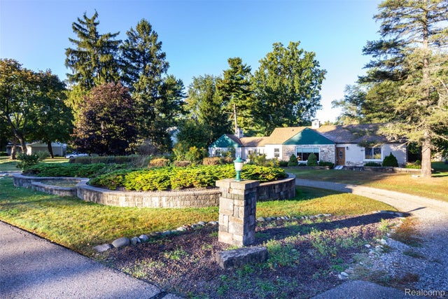 15681 Foch Street, Livonia city