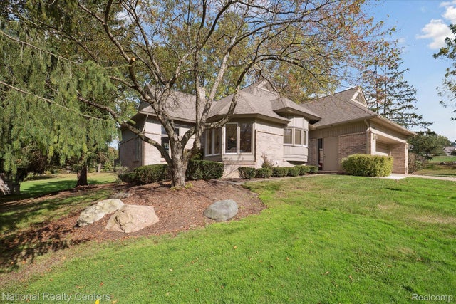 28090 Hickory Drive, Farmington Hills city