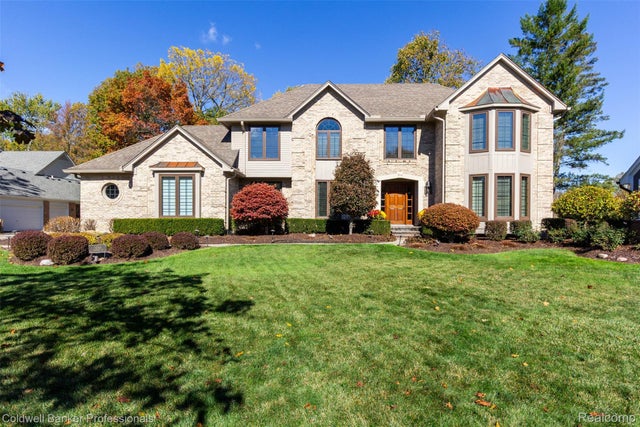 1044 Elmsmere Drive, Northville city