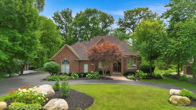 10145 Creekwood Trail, Springfield charter township