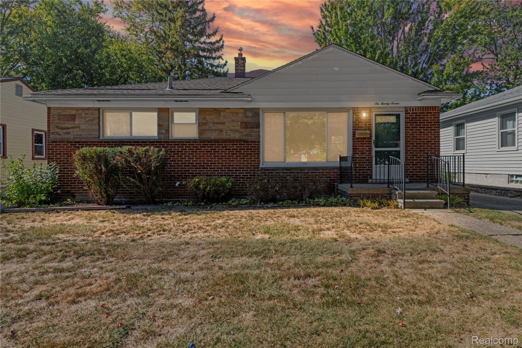 627 Symes Avenue, Royal Oak city