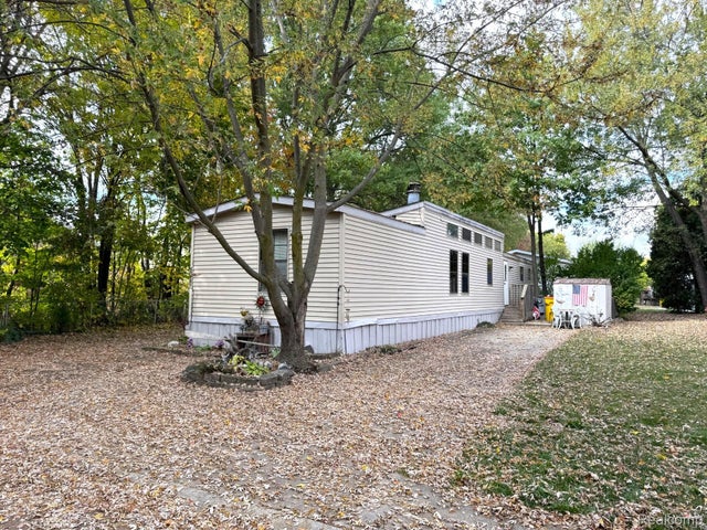 17001 Wales Drive, Macomb township