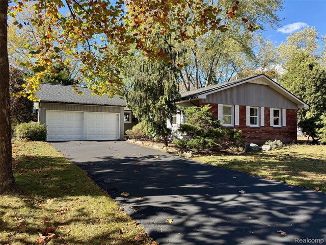 4973 Danbury Drive, Troy city